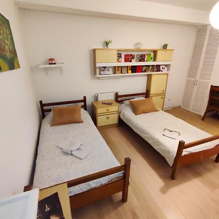 Rooms & Apartment Gh Pasha Tuzla Quarto foto
