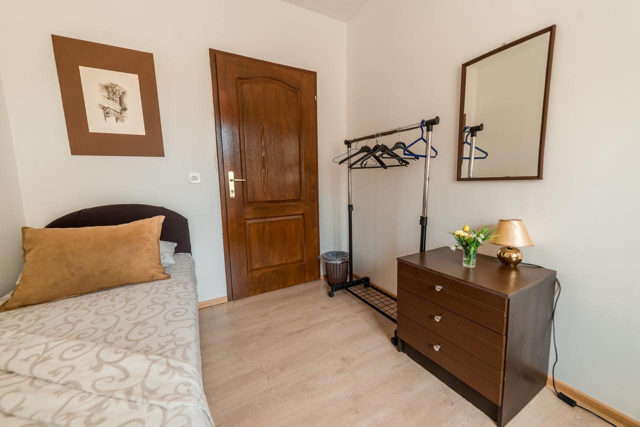 Rooms & Apartment Gh Pasha Tuzla Quarto foto